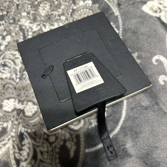 Adorable bottle cap small picture frame.  Pet/smoke free home. - Picture 7 of 7